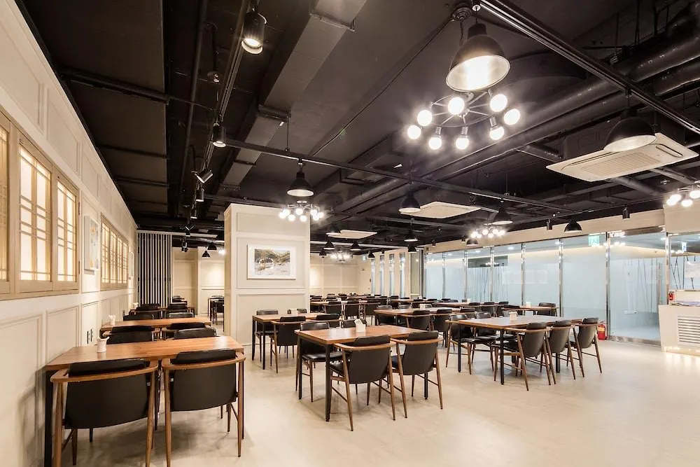 The First Stay Hotel Seoul 3*,
