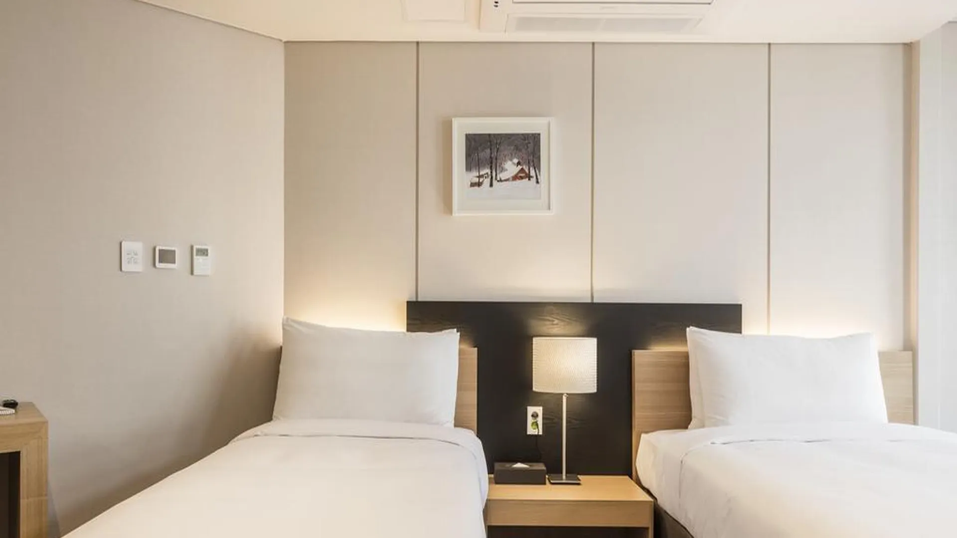 The First Stay Hotel Сеул